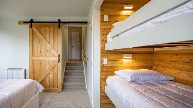 Mount Ruapehu House - Second bedroom with two bunk beds