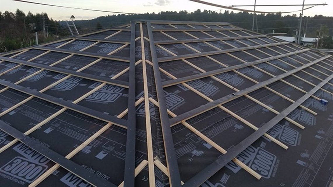 SOLITEX MENTO<sup>®</sup> 3000 connect installed on the roof